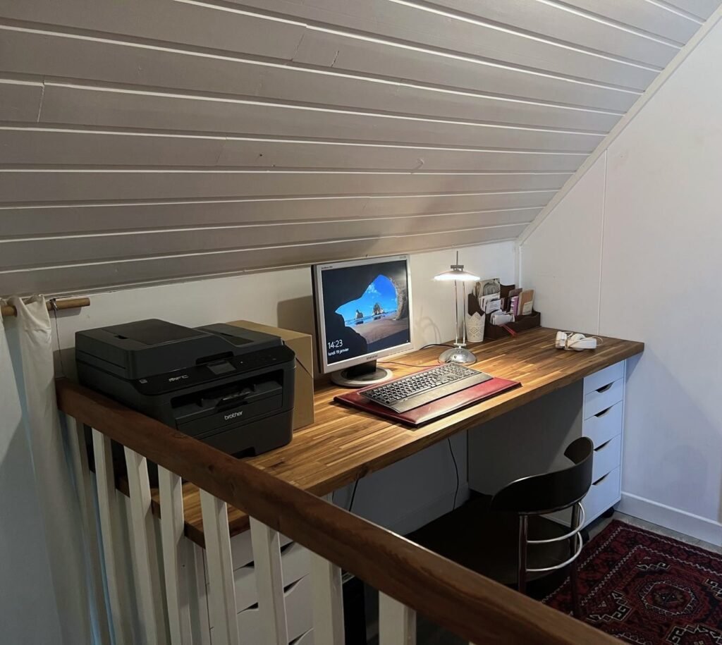 resultat de la réalisation du projet de COIN BUREAU sur palier. VUE DE GAUCHE