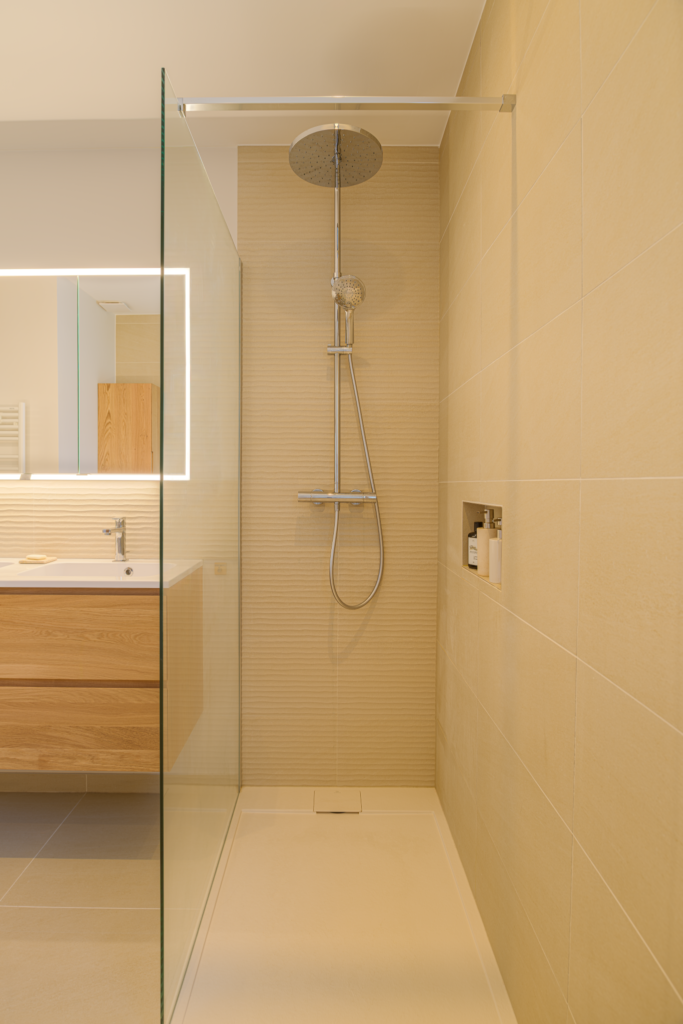 Douche ouverte beige